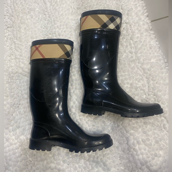 Burberry Crosshill Plaid Check Rain Boot